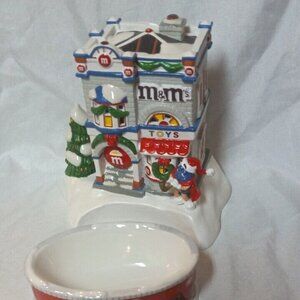 Dept 56 M&M's holiday toys Toy Shop Lighted House with candy dish christmas